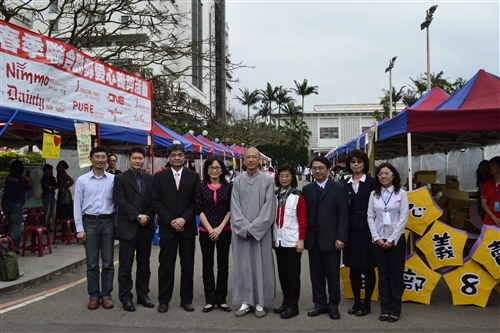 商管學會主辦「種下希望，幸福發芽」愛心義賣活動！