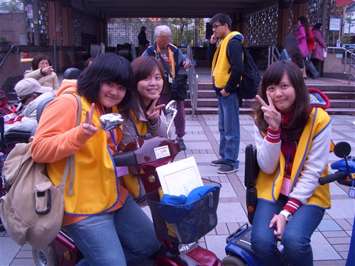 校園與社區服務學習：「有愛無礙萬華剝皮寮之行」。