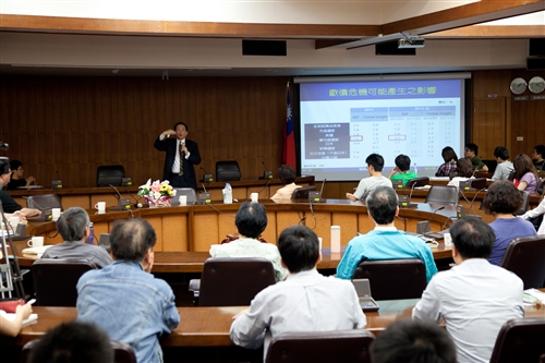 管中閔院士蒞校暢談國際經濟大趨勢。