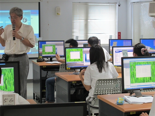 理學院科學營專題：「從籃球豪小子看生活邏輯」。