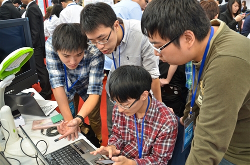 資訊系、資管系團隊勇奪全國資訊服務創新競賽3項分組第1名。