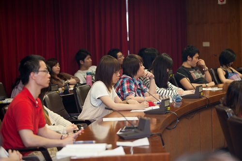 管中閔院士蒞校暢談國際經濟大趨勢。