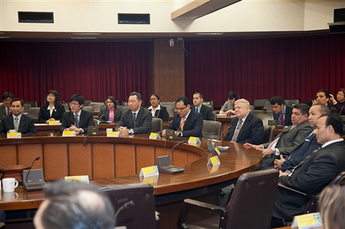 本校成立全國首創的跨國遠距教學碩專班，招收中南美洲友邦在職菁英。