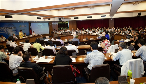 資圖系舉辦「2012年第十一屆海峽兩岸圖書資訊學學術研討會」。