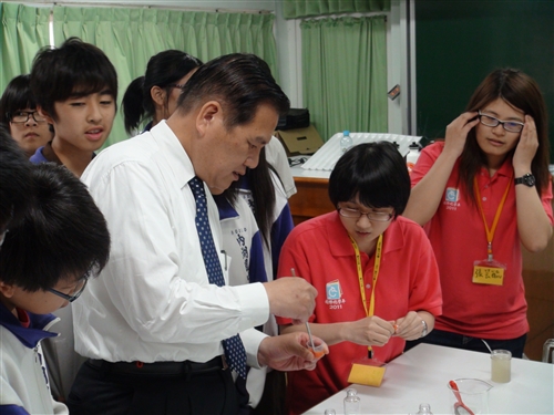 「化學趴趴走」化學下鄉再出發。