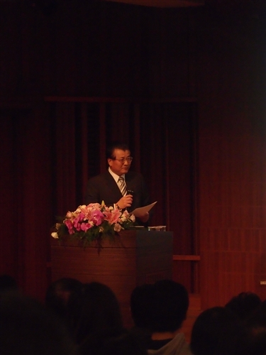 朱敬一院士蒞臨本校演講談台灣經濟發展機會。