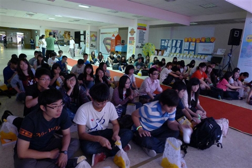 學務處舉辦「100學年度社團實習與實作課程成果展」。