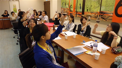 「第四屆歐洲聯盟夏季研習班：歐洲模式的典範」與「第一屆俄羅斯文化與社會體驗夏季研習班」在淡水校園舉行。