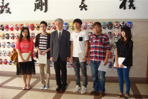 文學院舉辦「海容千水‧月映萬川」文學週活動。