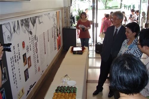 文學院舉辦「海容千水‧月映萬川」文學週活動。