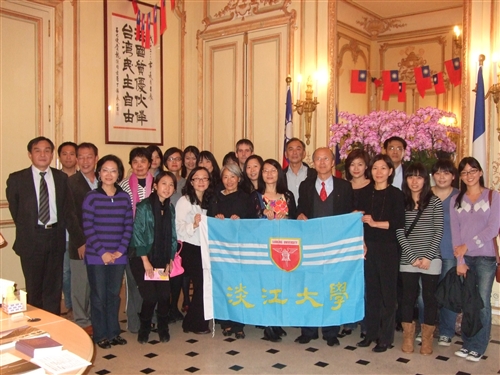外語學院代表團赴法進行學術交流與校友聯誼活動。