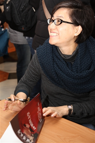 外語學院推動「文學全球化」運動：《世界文學》創刊問世。