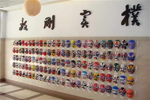 文學院舉辦「海容千水‧月映萬川」文學週活動。