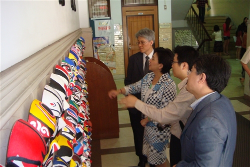 文學院舉辦「海容千水‧月映萬川」文學週活動。