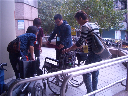 校園與社區服務學習：「有愛無礙芝山岩生態之旅」。