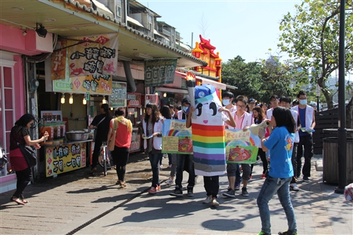 學務處推動品德教育，於淡水捷運站舉辦品格運動會。