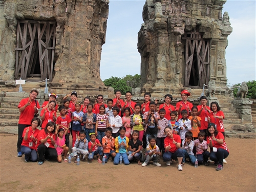 本校「柬埔寨服務學習團」7度赴柬國服務。