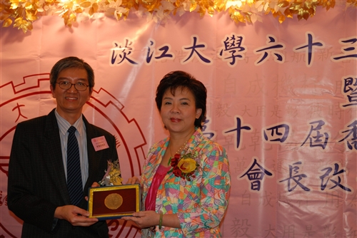 張校長率團出席香港校友會舉辦之本校63週年校慶慶祝大會活動。