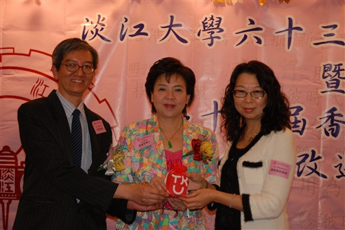 張校長率團出席香港校友會舉辦之本校63週年校慶慶祝大會活動。