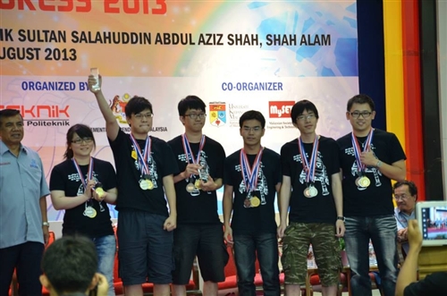 FIRA世界盃機器人大賽電機系機器人再創佳績。