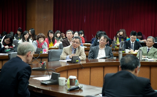 卜睿哲博士專題演講談「面對中國大陸：台灣未來的挑戰」。