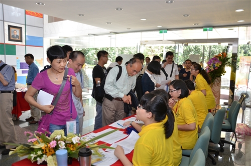 理學院舉辦「第六屆世界華人理論及計算化學研討會」。