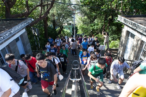 本校舉辦「102學年度新生開學典禮暨入學講習」。