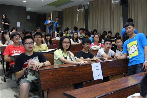 理學院舉辦國中、高中科學營。