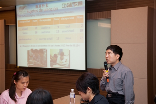 巴拉圭總統佛朗哥伉儷一行17人蒞校參訪盲生資源中心。