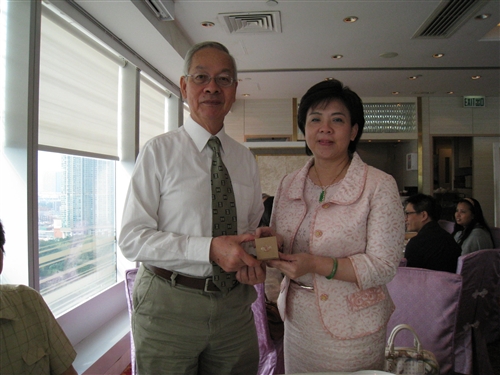 張校長率團出席香港校友會舉辦之本校63週年校慶慶祝大會活動。