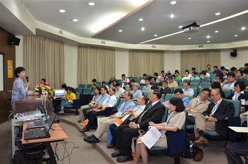 理學院舉辦「第六屆世界華人理論及計算化學研討會」。