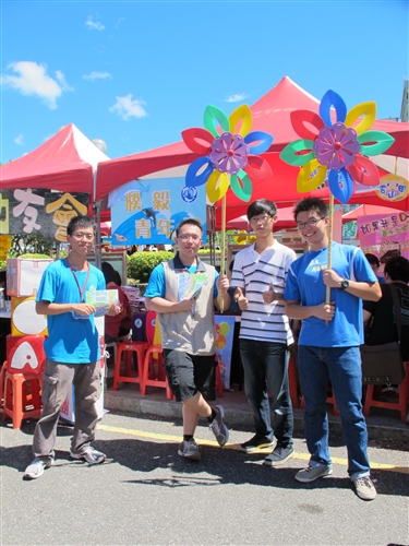 學生會、聯合校友會共同舉辦「102學年度社團招生博覽會」。