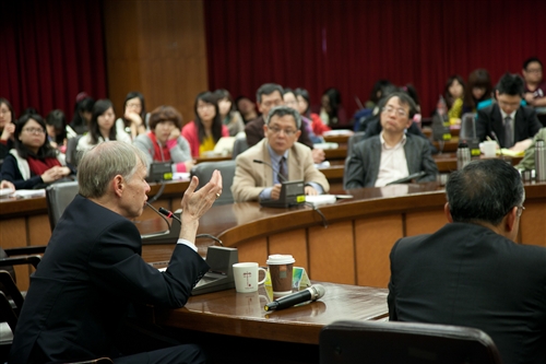 卜睿哲博士專題演講談「面對中國大陸：台灣未來的挑戰」。