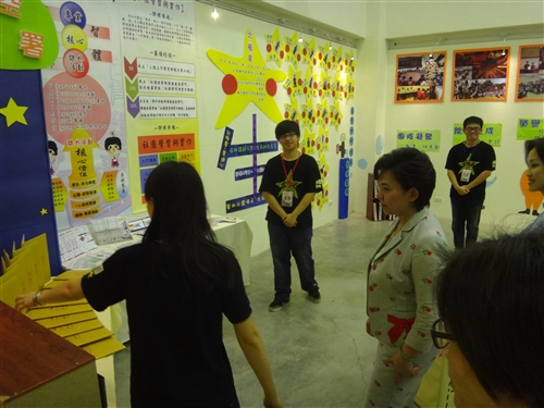 學務處舉辦101學年度社團學習與實作課程成果展：「星動心」。