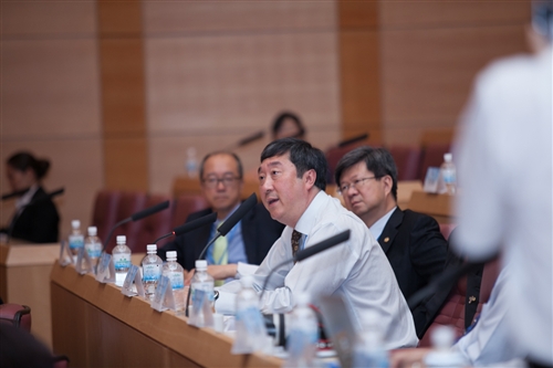 「海峽兩岸暨港澳地區大學校長論壇」於本校蘭陽校園舉行首場論壇。