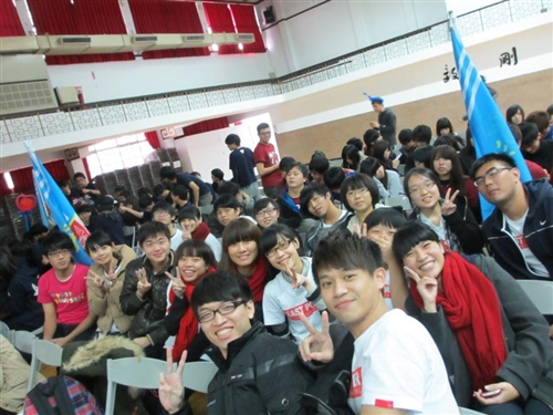 2013年學生寒假服務隊授旗出發！