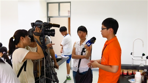 本校行動化學館再度前進高雄推廣化學教育。