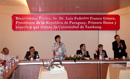 巴拉圭總統佛朗哥伉儷一行17人蒞校參訪盲生資源中心。