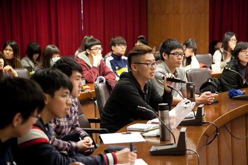 卜睿哲博士專題演講談「面對中國大陸：台灣未來的挑戰」。