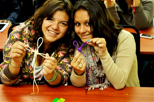 本校「2013年國際青年大使團」前往墨西哥進行文化交流。