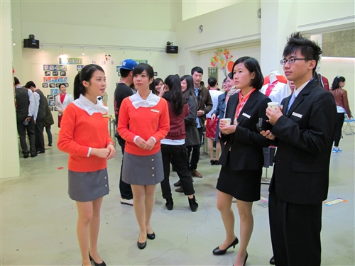 親善大使團歡慶祝15週年團慶。