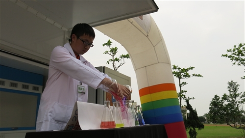 本校理學院與花蓮縣教育處合作推廣洄瀾化學教育。