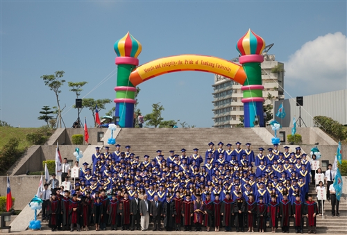 蘭陽校園舉行第5屆畢業典禮。