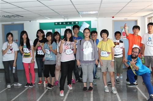 理學院舉辦國中、高中科學營。