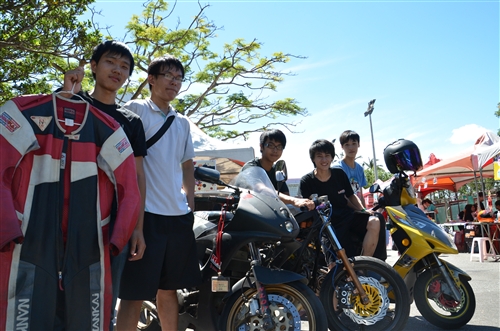 學生會、聯合校友會共同舉辦「102學年度社團招生博覽會」。