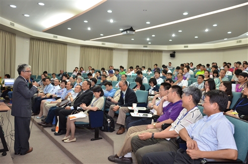 理學院舉辦「第六屆世界華人理論及計算化學研討會」。