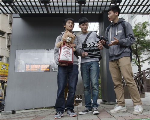 運管系「CU ONE」團隊榮獲HiNet光世代微電影校園組冠軍。