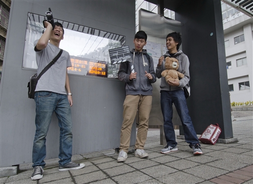 運管系「CU ONE」團隊榮獲HiNet光世代微電影校園組冠軍。