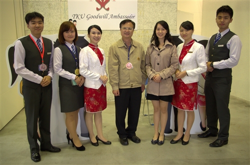 親善大使團歡慶祝15週年團慶。