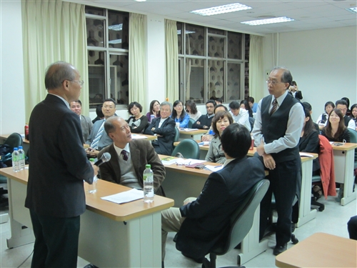 商管碩士在職專班邀請行政院政務委員林政則蒞校演講。